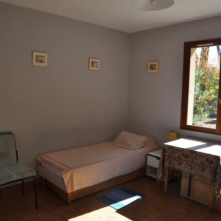 Avec Jardin Au Calme Pour 8 Pers. 2282